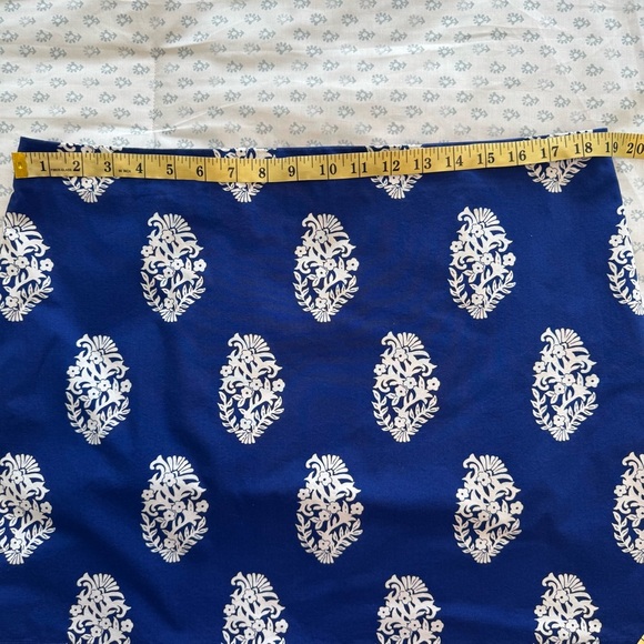 Vineyard Vines Women’s Blue and White Patterned Skirt - Picture 4 of 6